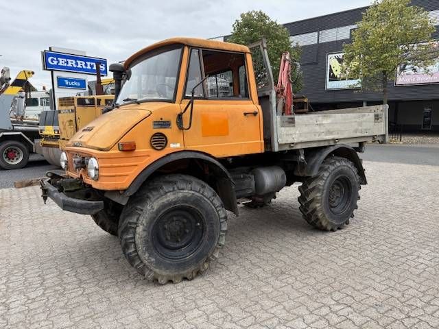 Crane truck Unimog U600 Diesel 1980