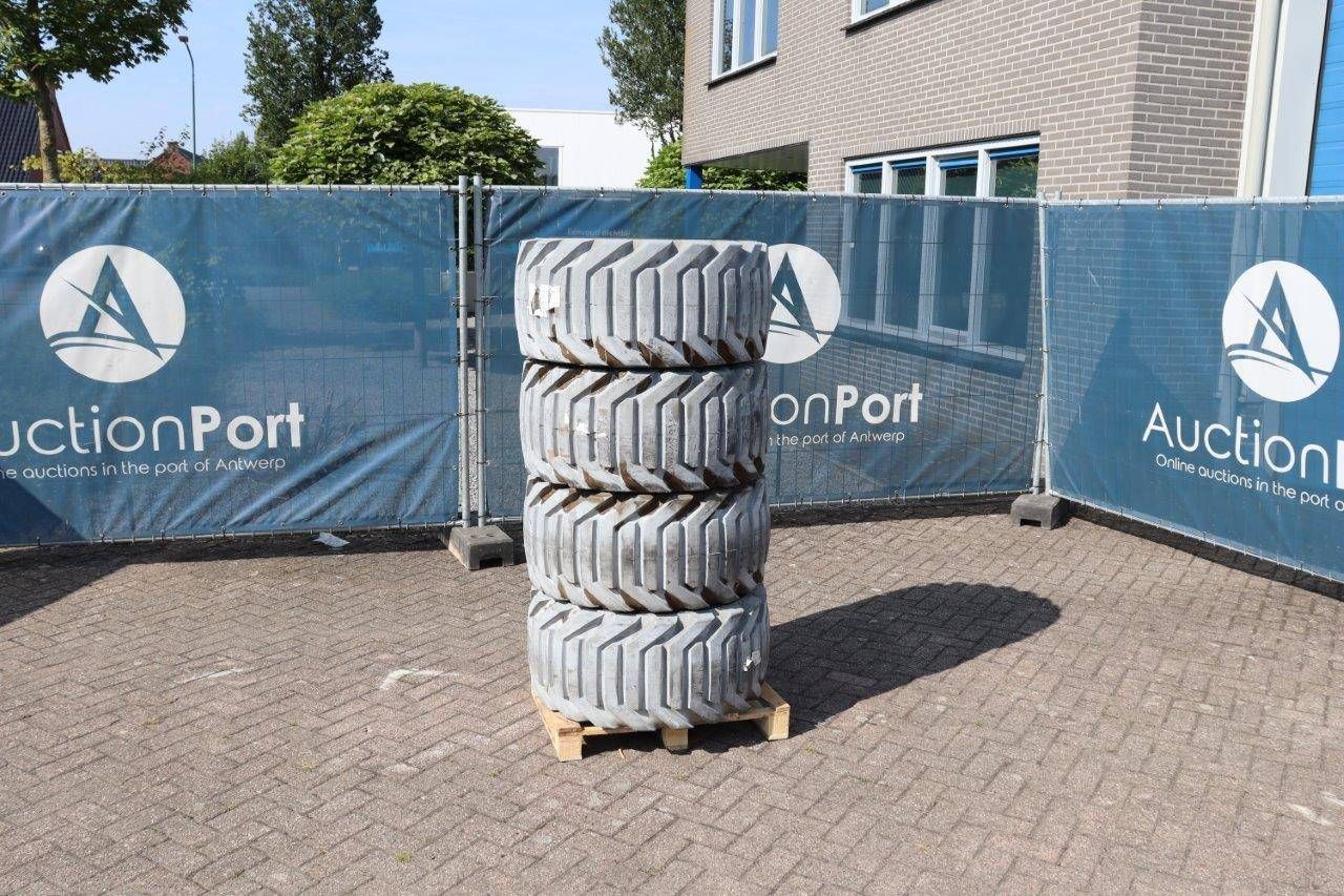 Batch of tires Blackstone 840x15.50-510 4 pieces New