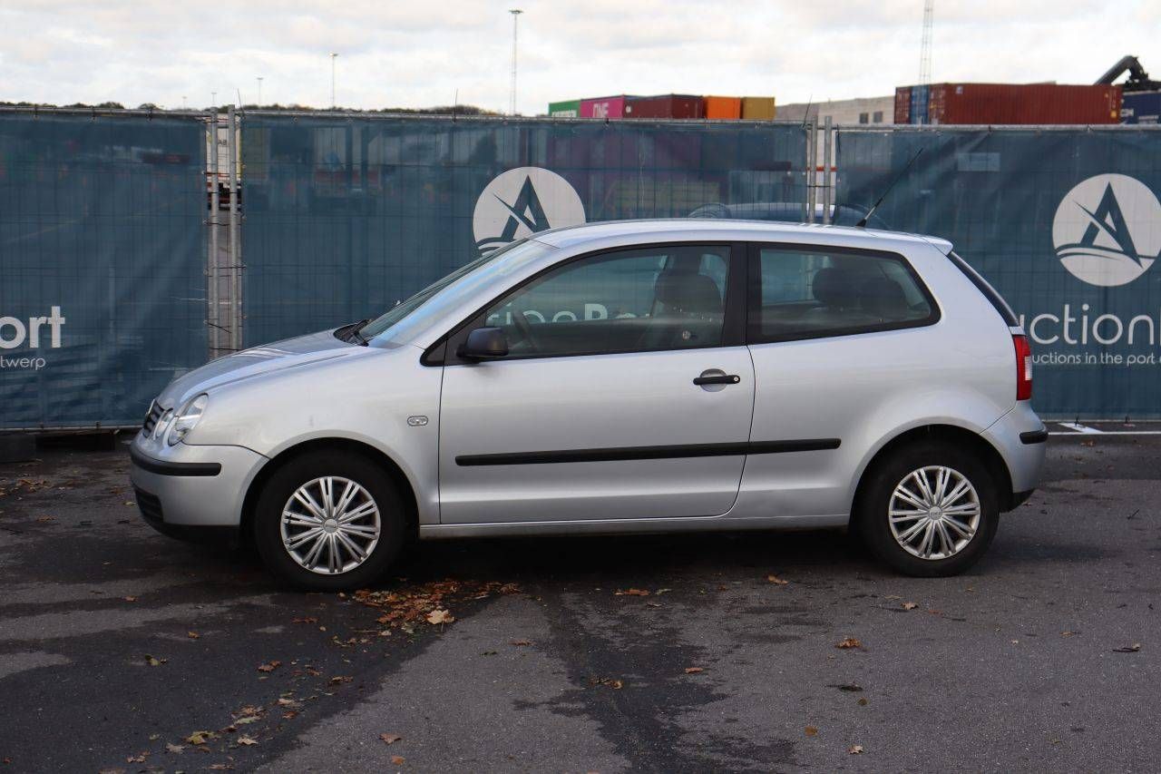 Passenger car Volkswagen Polo Petrol 75hp 2002 (Margin)