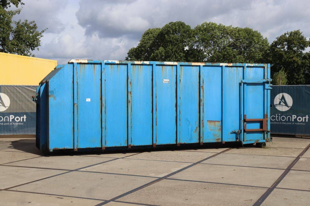 Container