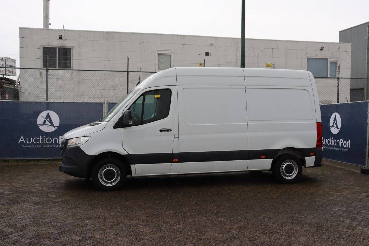Fourgon Mercedes-Benz Sprinter 214 CDI Diesel 143 ch 2018