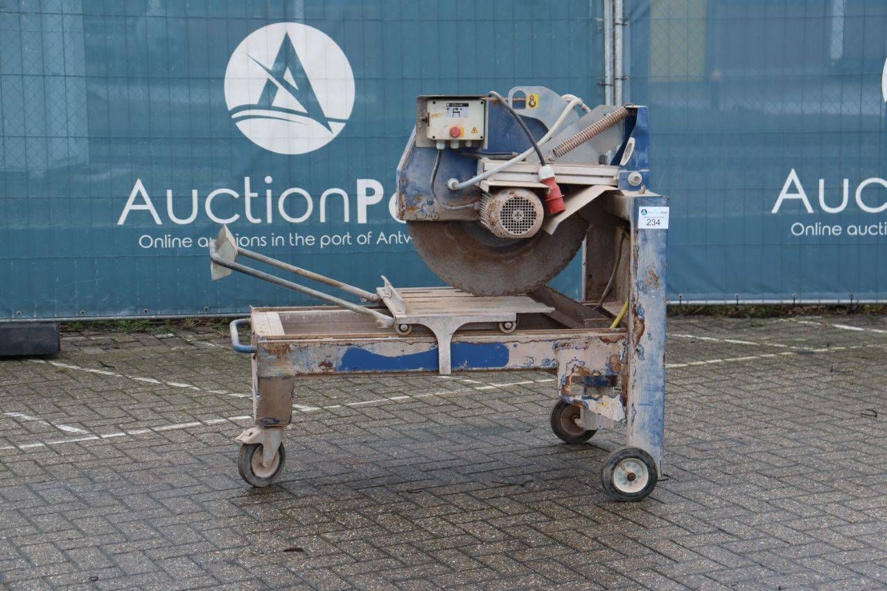Stone saw machine