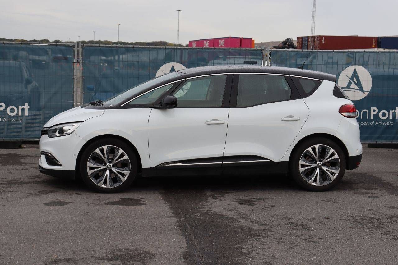 Passenger car Renault Scénic Diesel 110hp 2017 (Margin)