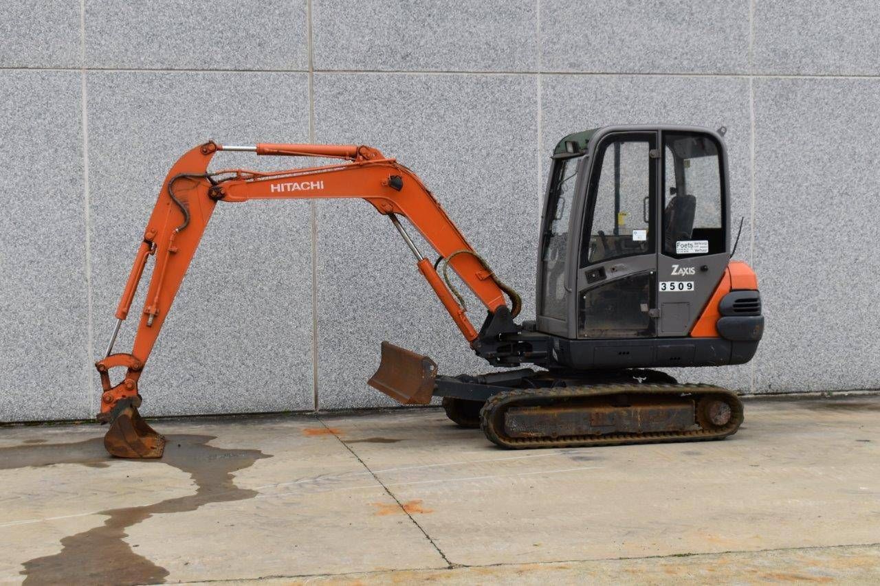 Excavator Hitachi ZX30 Diesel | Auctionport