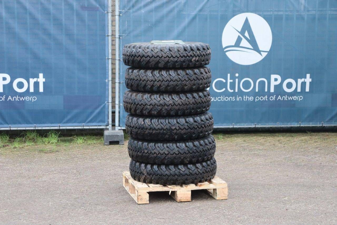 Lot of wheels LBA SUPER 8 OK-144