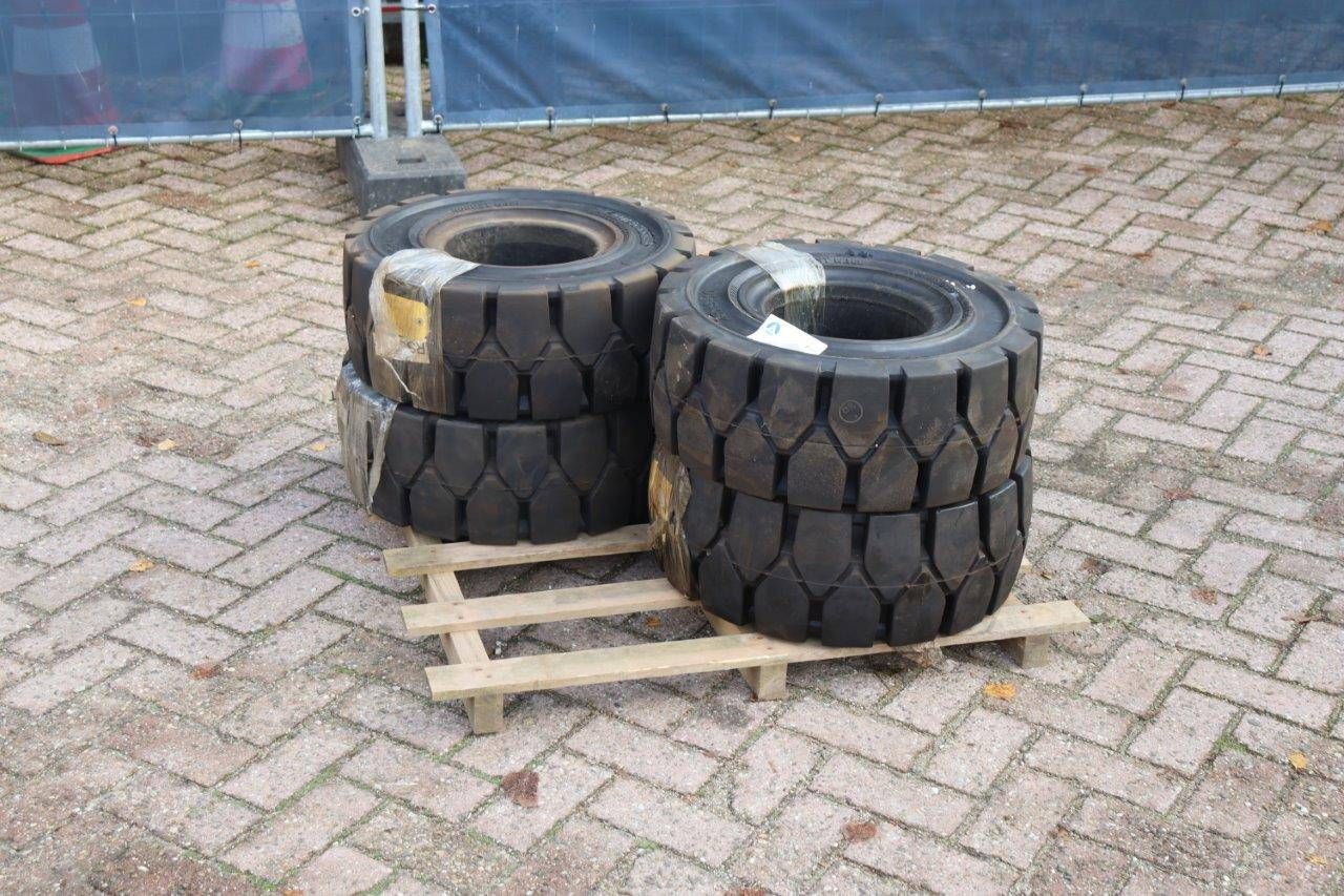 Batch of tires Greckster 23x9-10 4 pieces New