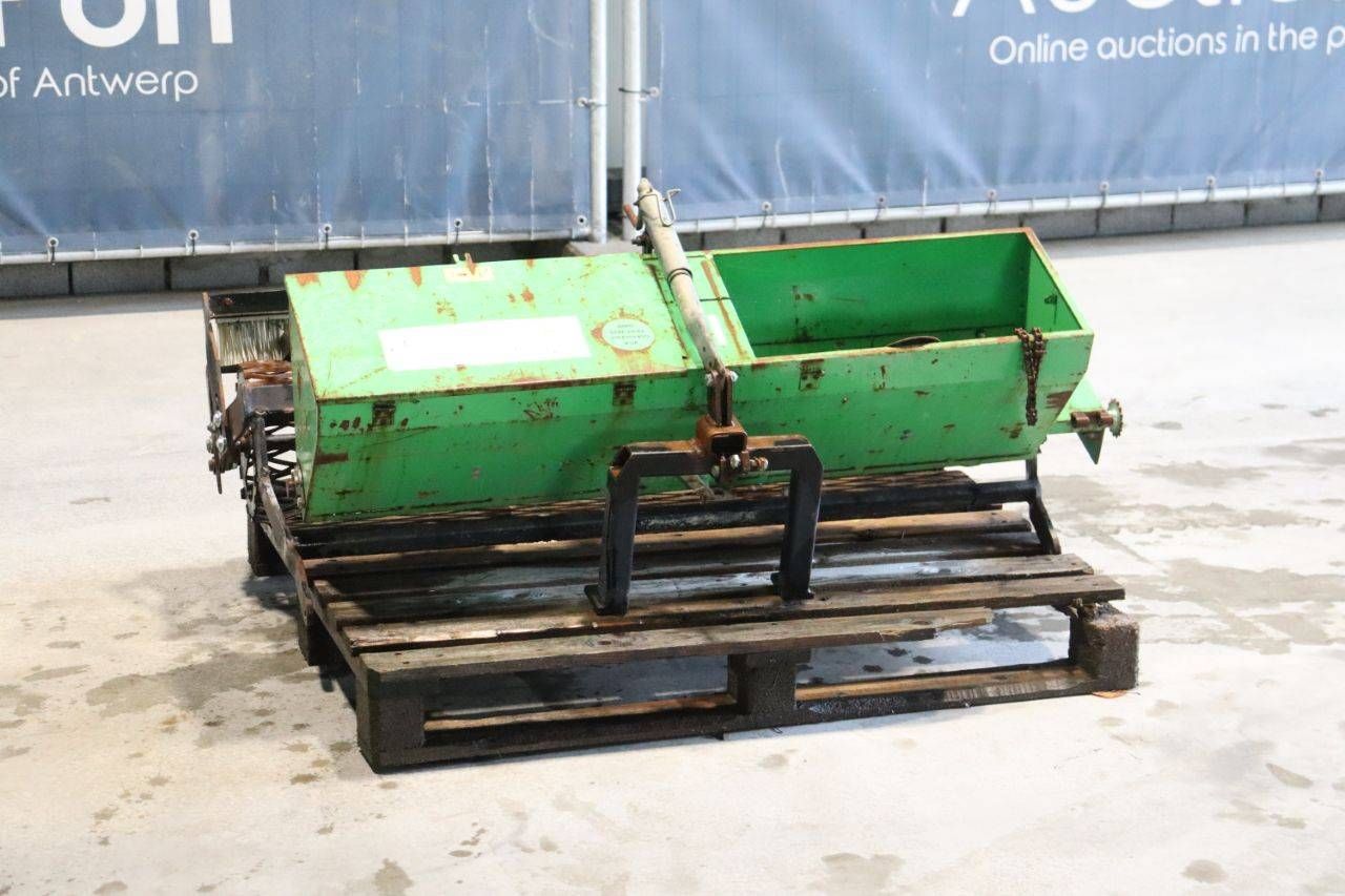 Seeder R2 TRST135 2011