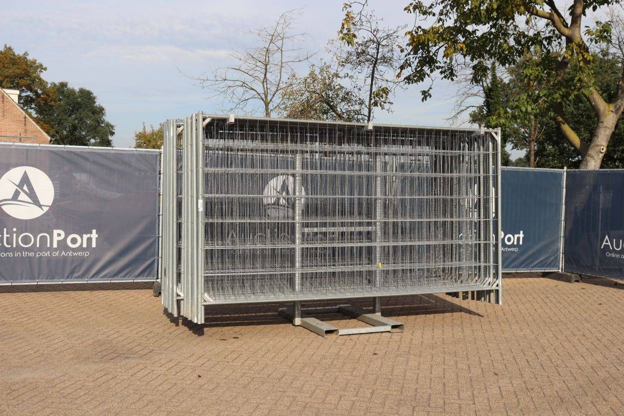 Partij gegalvaniseerde bouwhekken 3.40x2m 25 Stuks