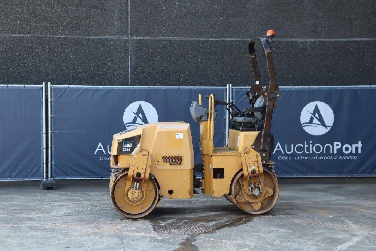Caterpillar CB24 Diesel Roller