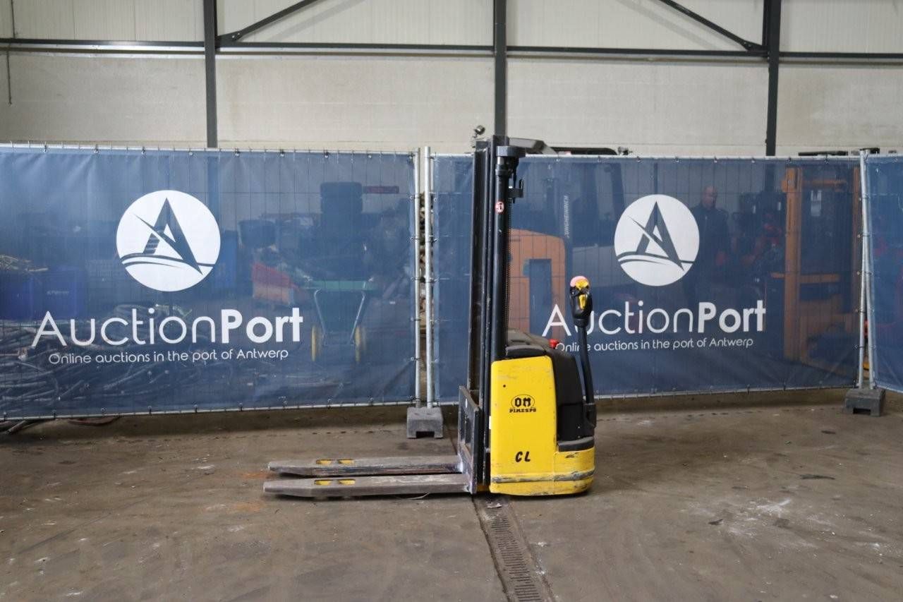 Stacker OM Pimespo CL 10.50 Electric 1050kg 2.5m 2005