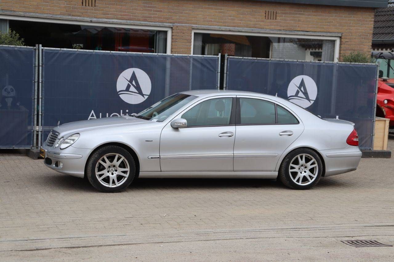 Passenger car Mercedes-Benz E 200 CDI Diesel 123 hp 2004