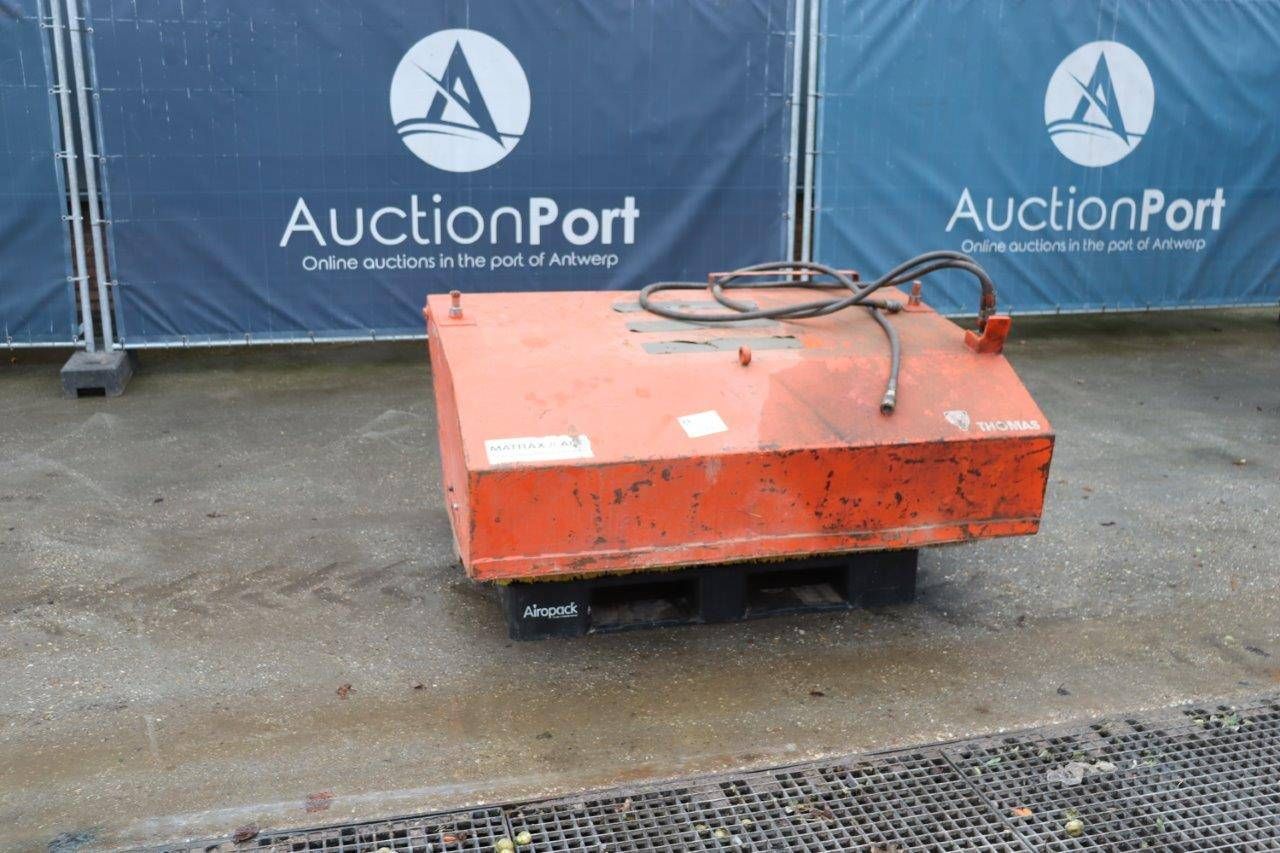 Thomas Roller Broom with Collection Bin