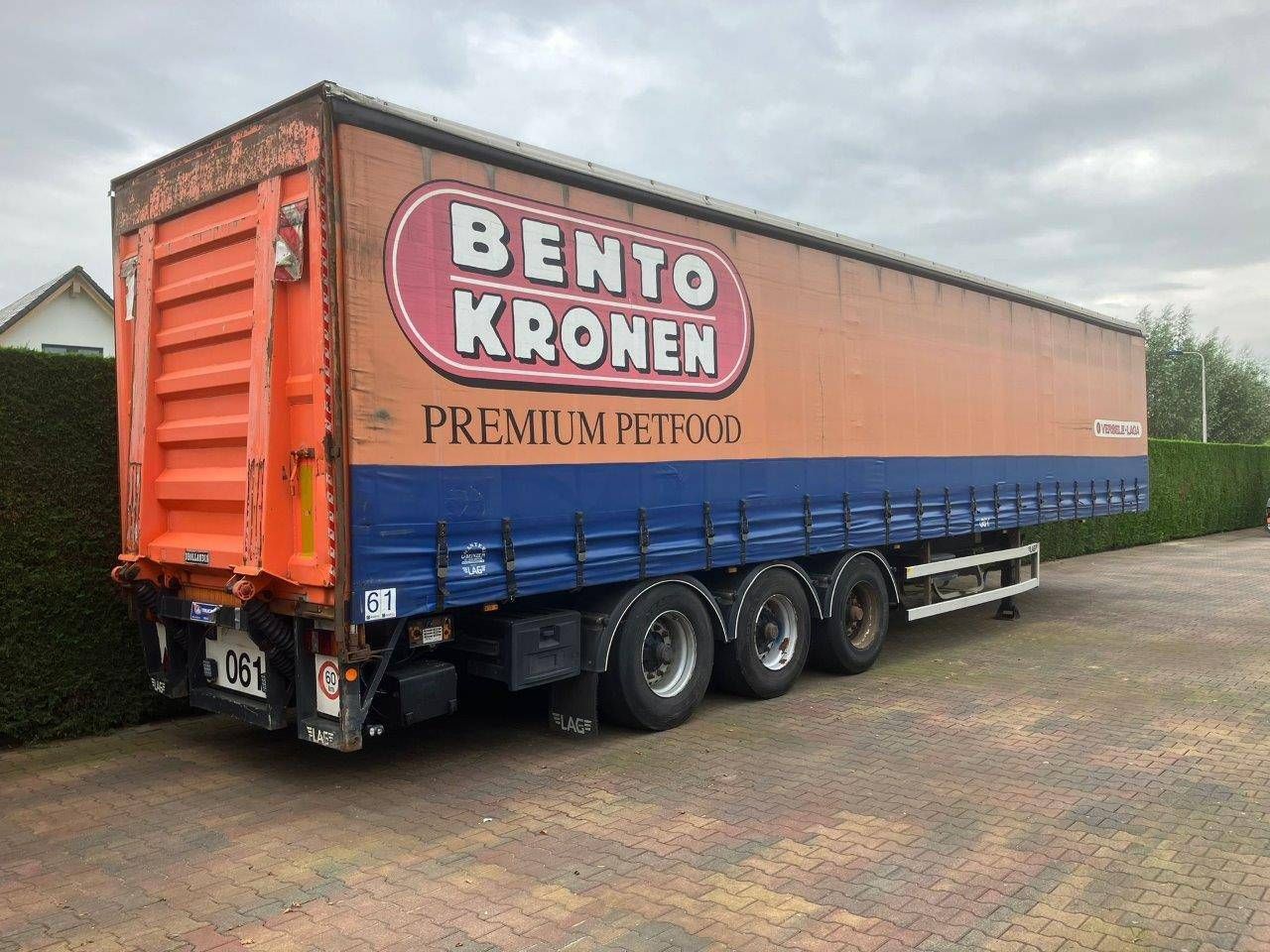 Sliding curtain semi-trailer Lag 2002