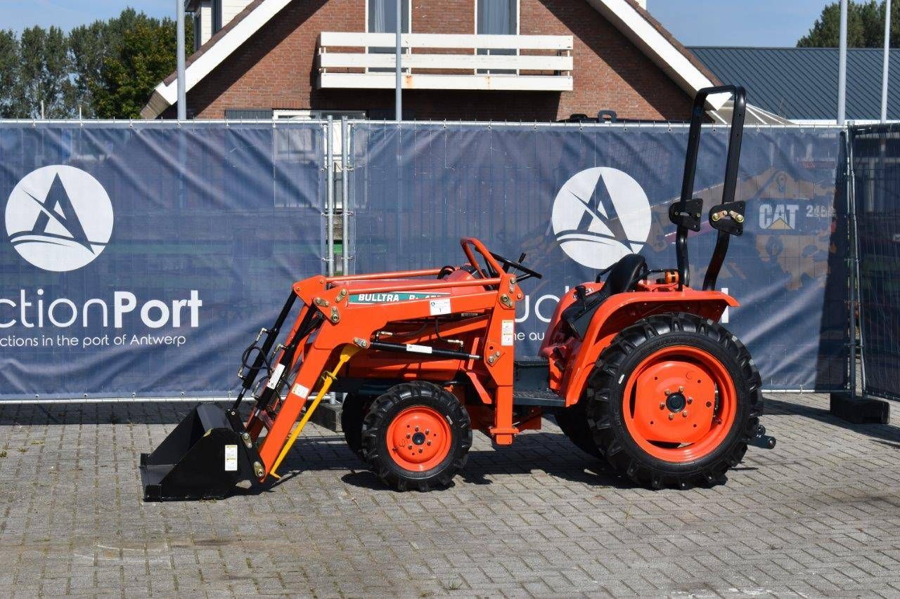 Mini tractor Kubota Bulltra B1-17D Diesel with front loader Refit