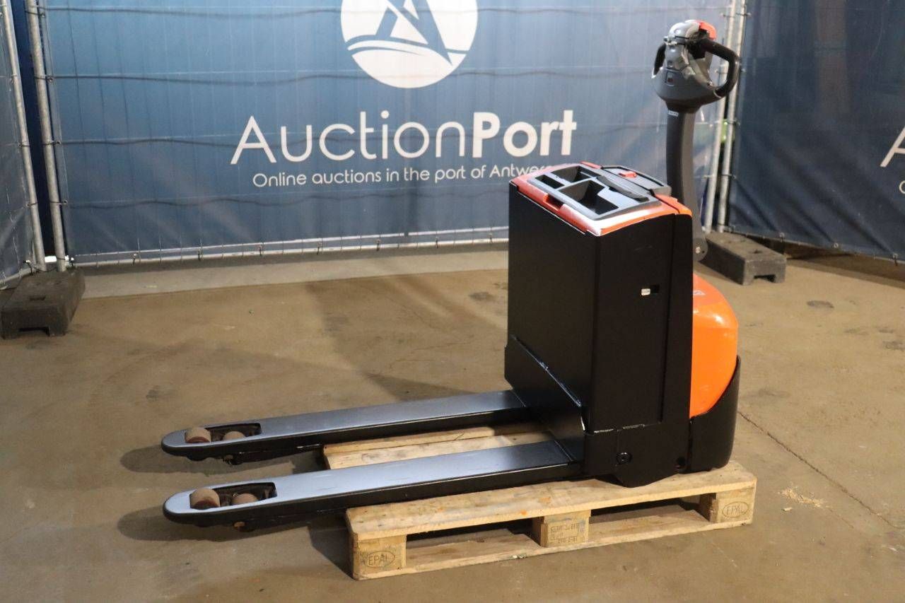 Pallet truck Toyota LWE160 Electric 1600kg 2014