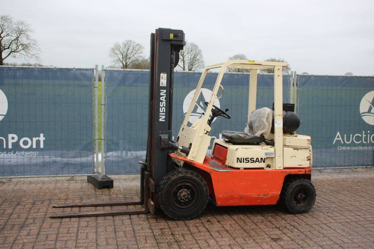 Forklift Nissan PF02A20U LPG 2000kg 3.7m