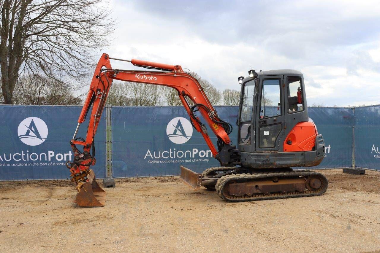 Crawler excavator Kubota KX121-3a Diesel 40hp 2010