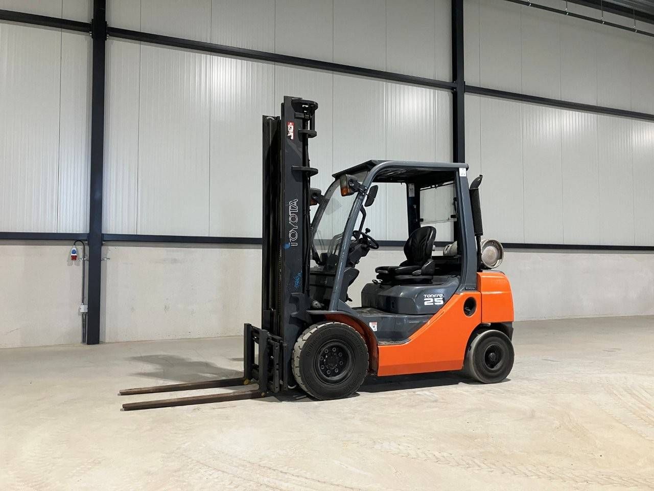 Forklift Toyota 02-8FG25 LPG 2500kg 4.0m 2008