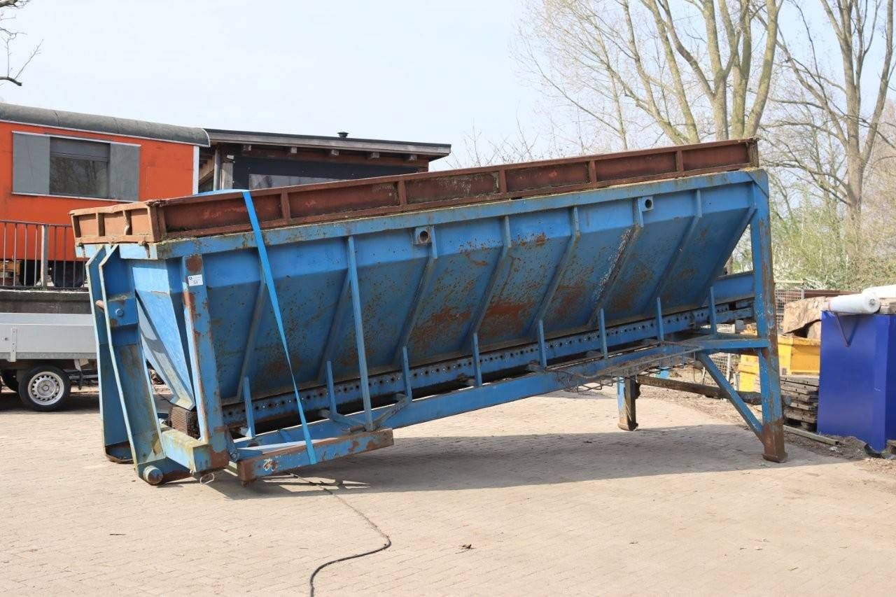 Sorting container