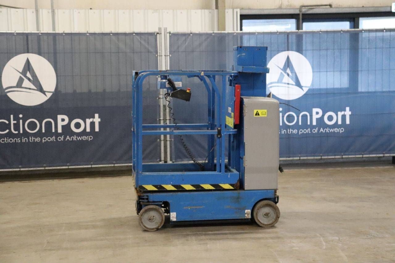 Genie GRC-12 5.66m Electric Mast Lift