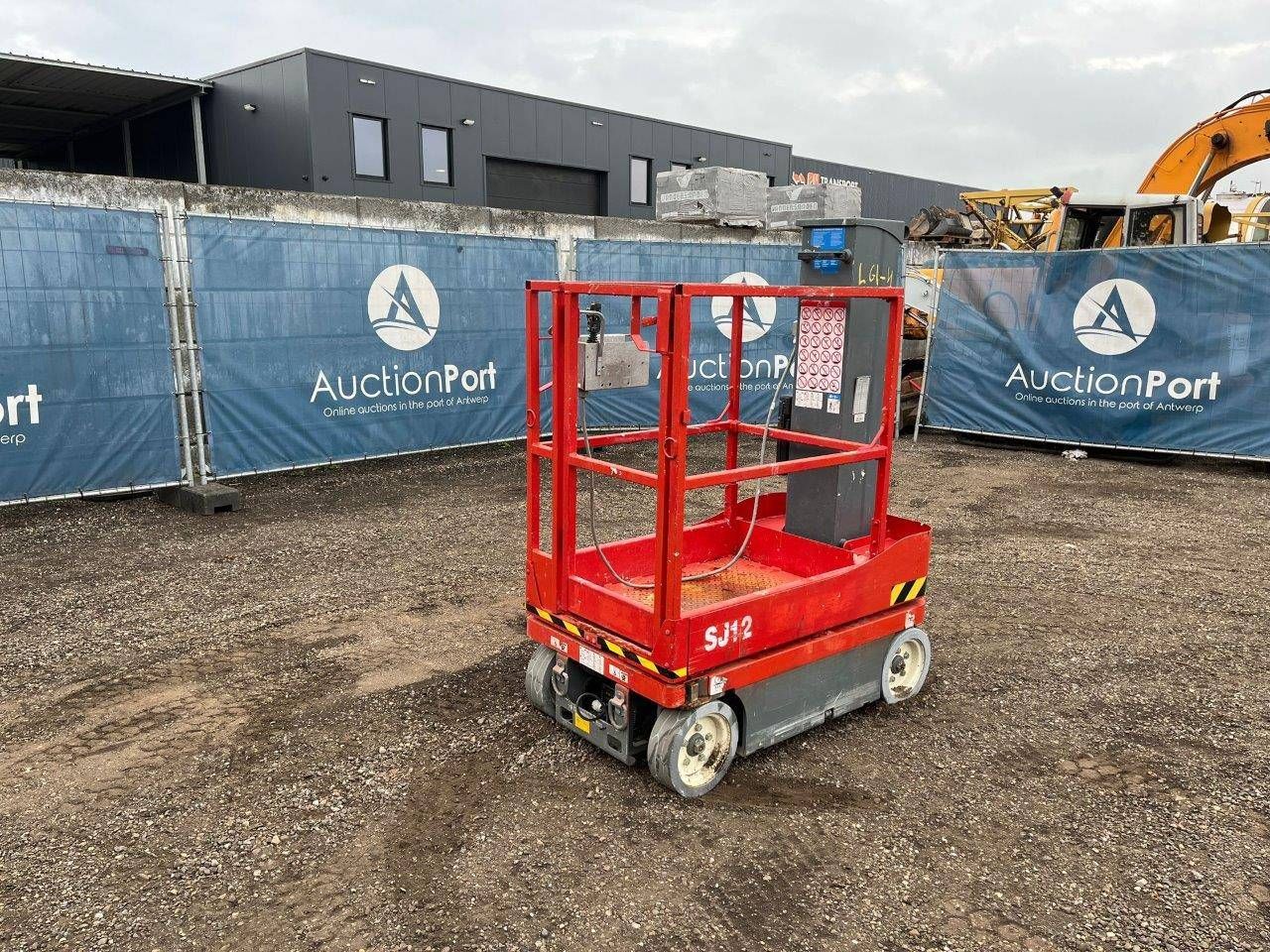 Skyjack SJ12 Electric Mast Lift 5.66m
