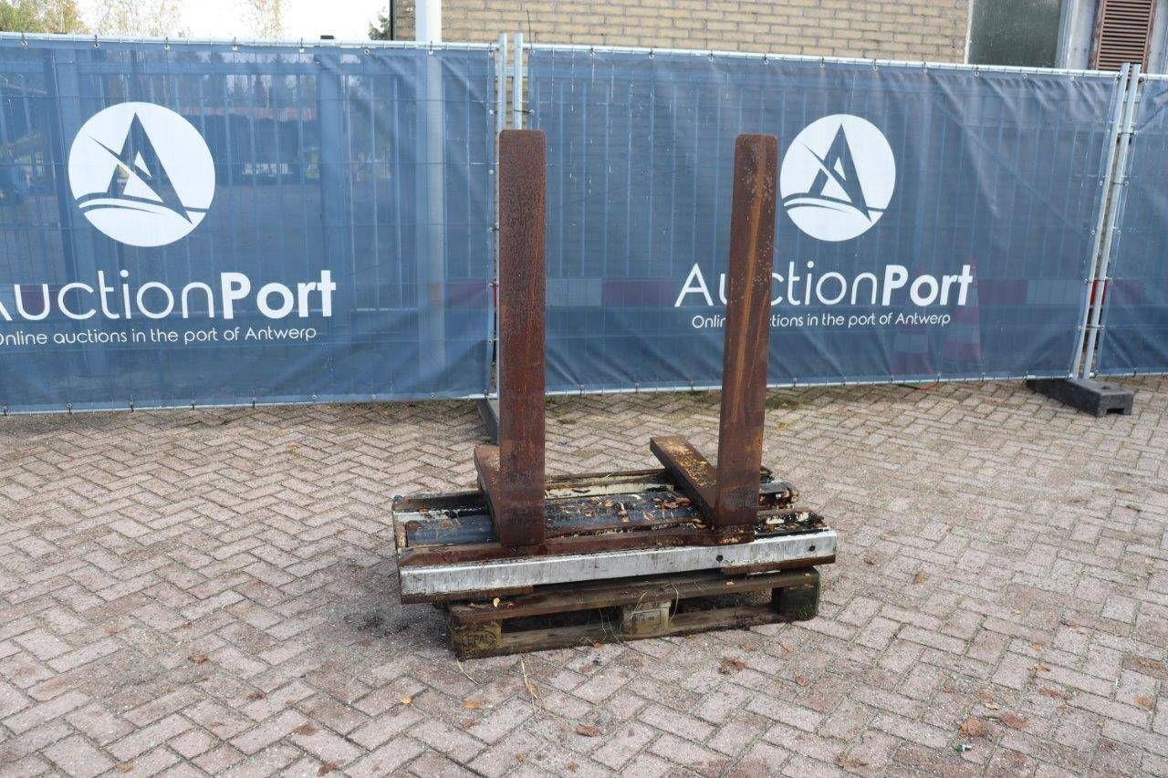 Fork carriage 50D-CF-912B 2700kg 1989