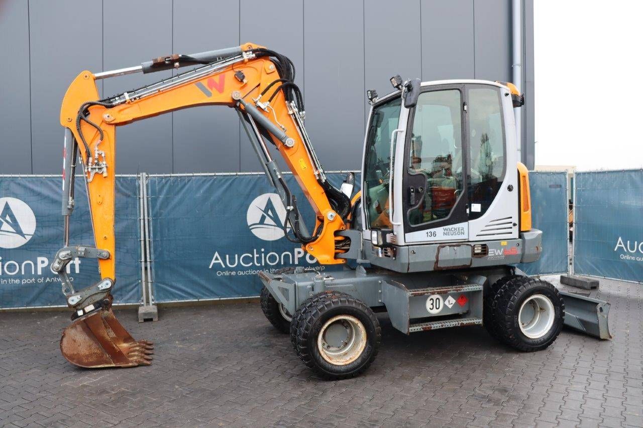 Wheel excavator Wacker Neuson Diesel