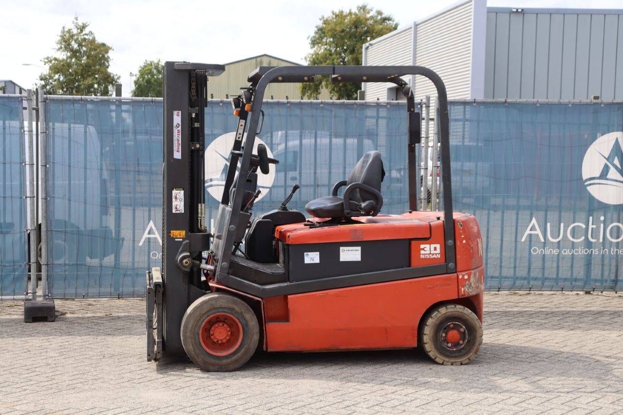Forklift Nissan G002L-30CU Electric 3000kg 4.7m 2002