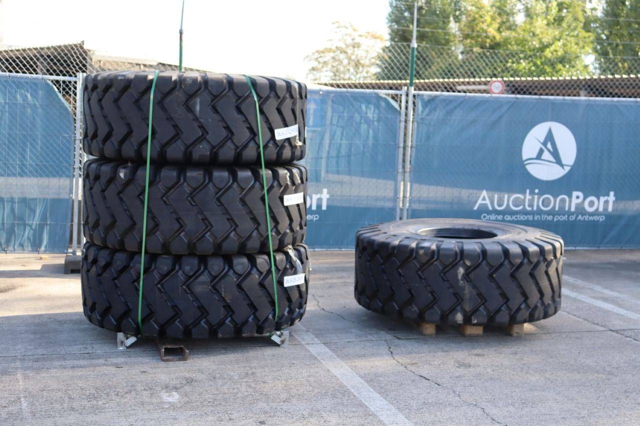 Lot of tires Forcestone 26.5-25 28PR 4 pieces