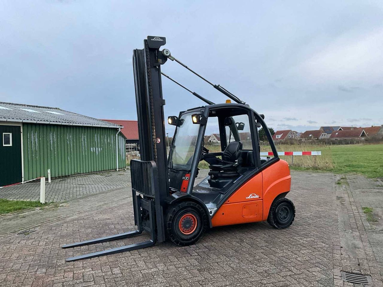 Heftruck Linde H30 Diesel 3000kg 4.5m