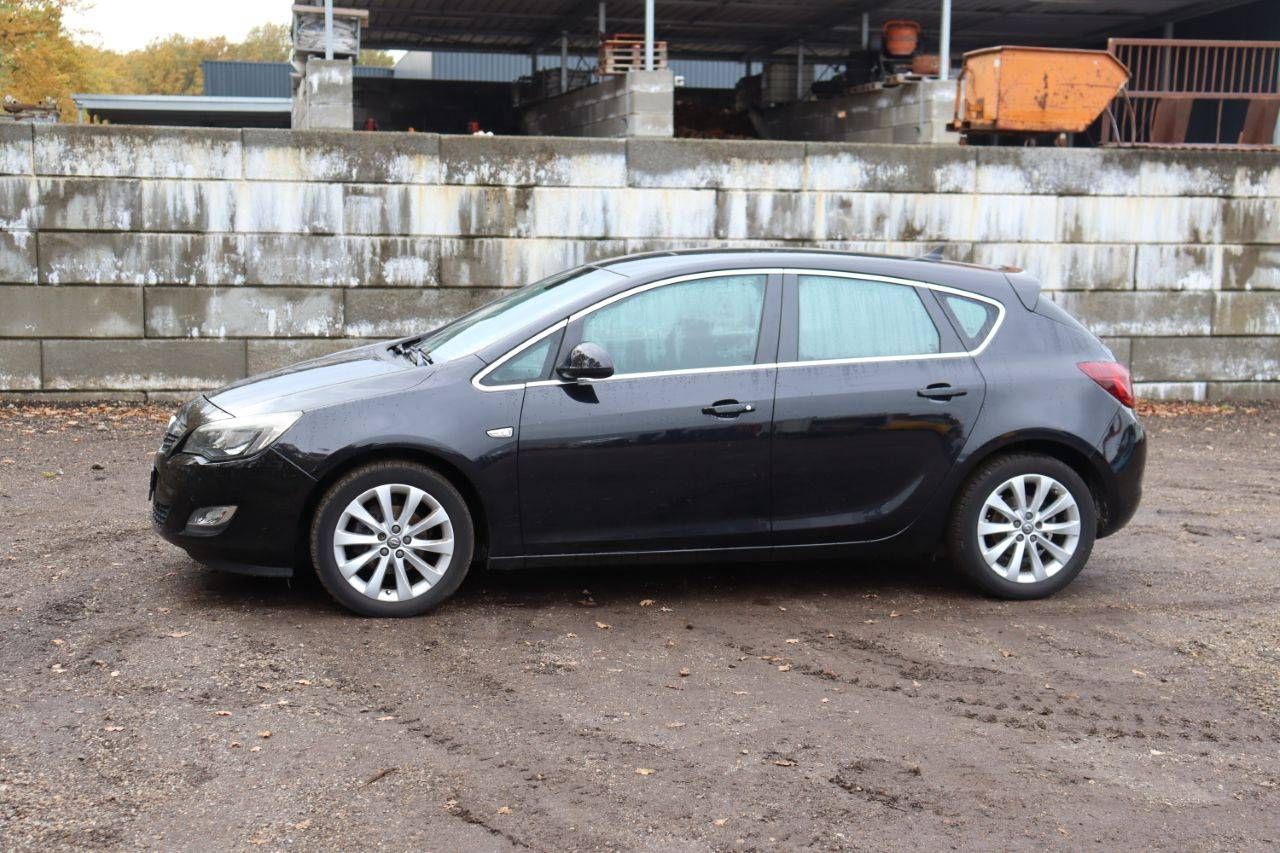 Opel Astra Petrol 120hp 2011 (Margin)