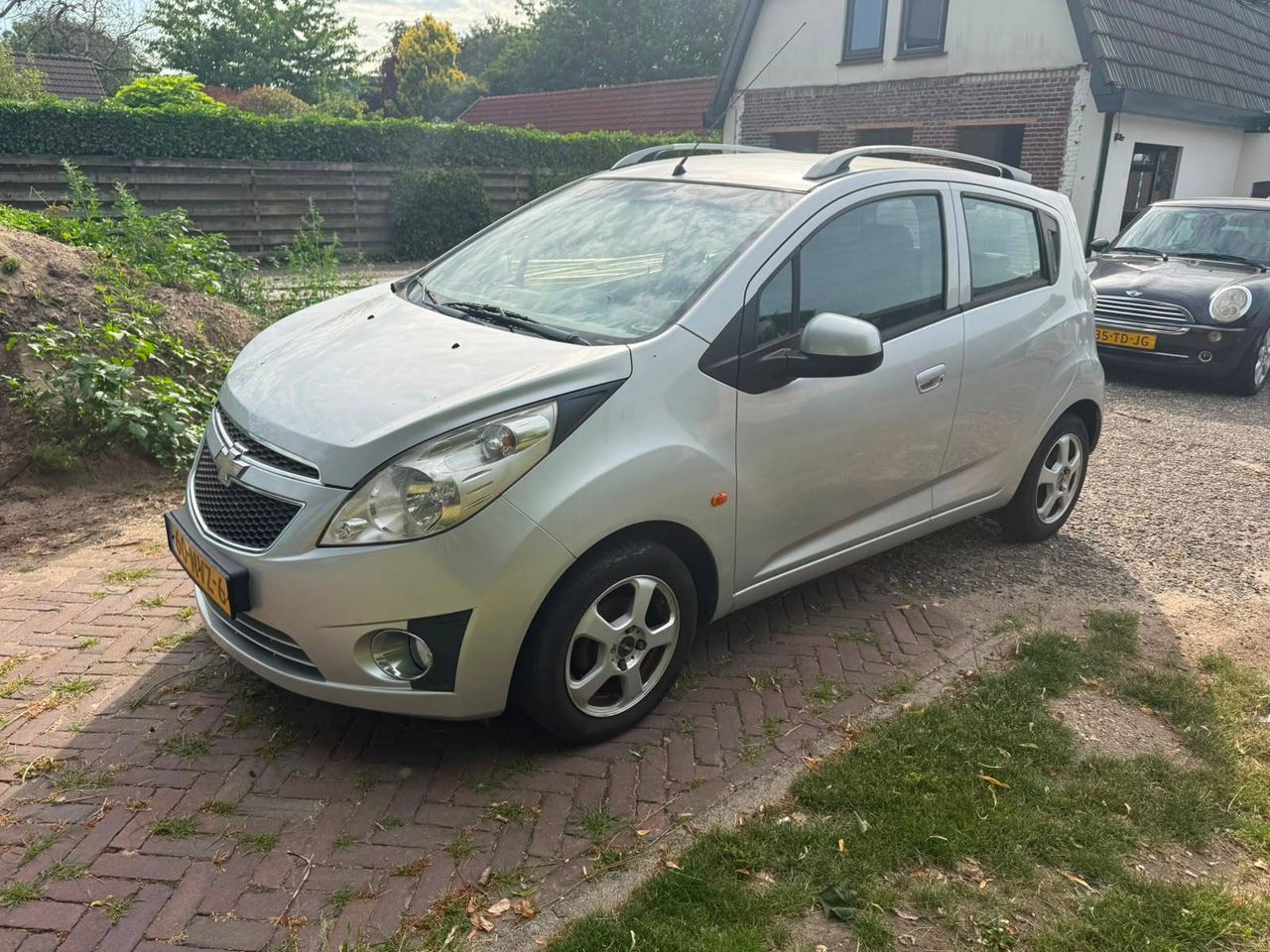 Passenger car Chevrolet Spark LPG + Petrol 65hp 2010 (Margin)