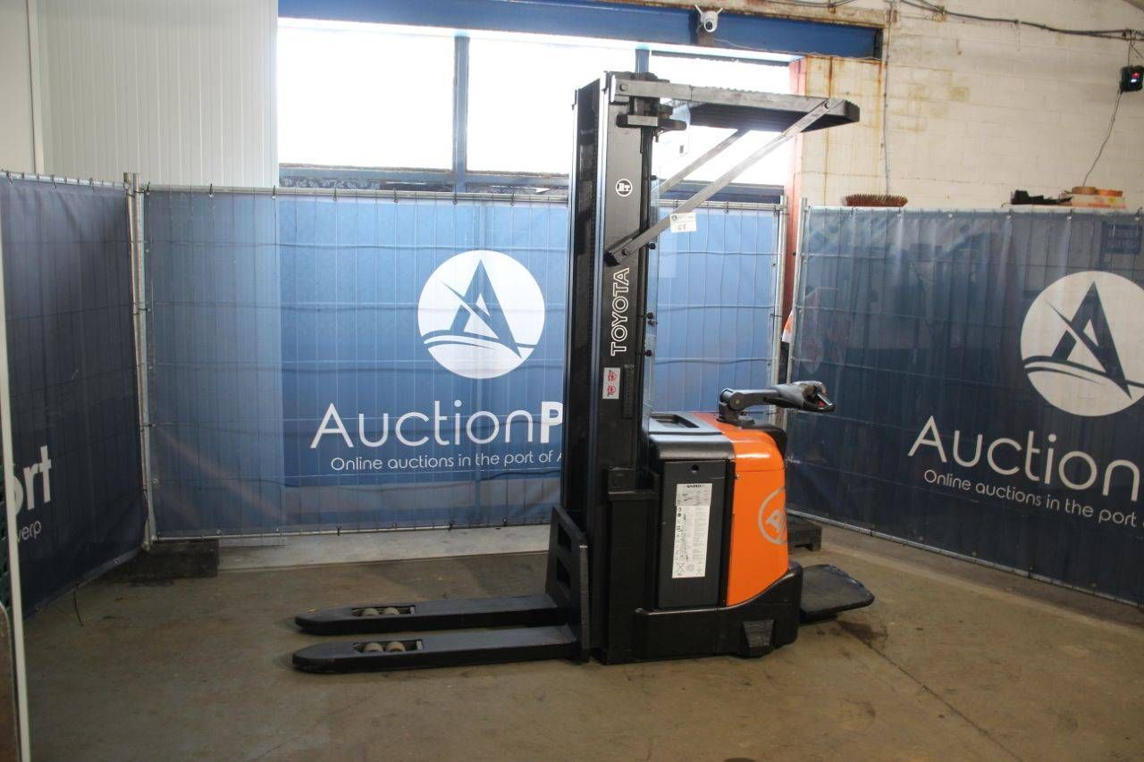 Toyota SPE160 Electric Stacker 1600kg 5.4m 2008