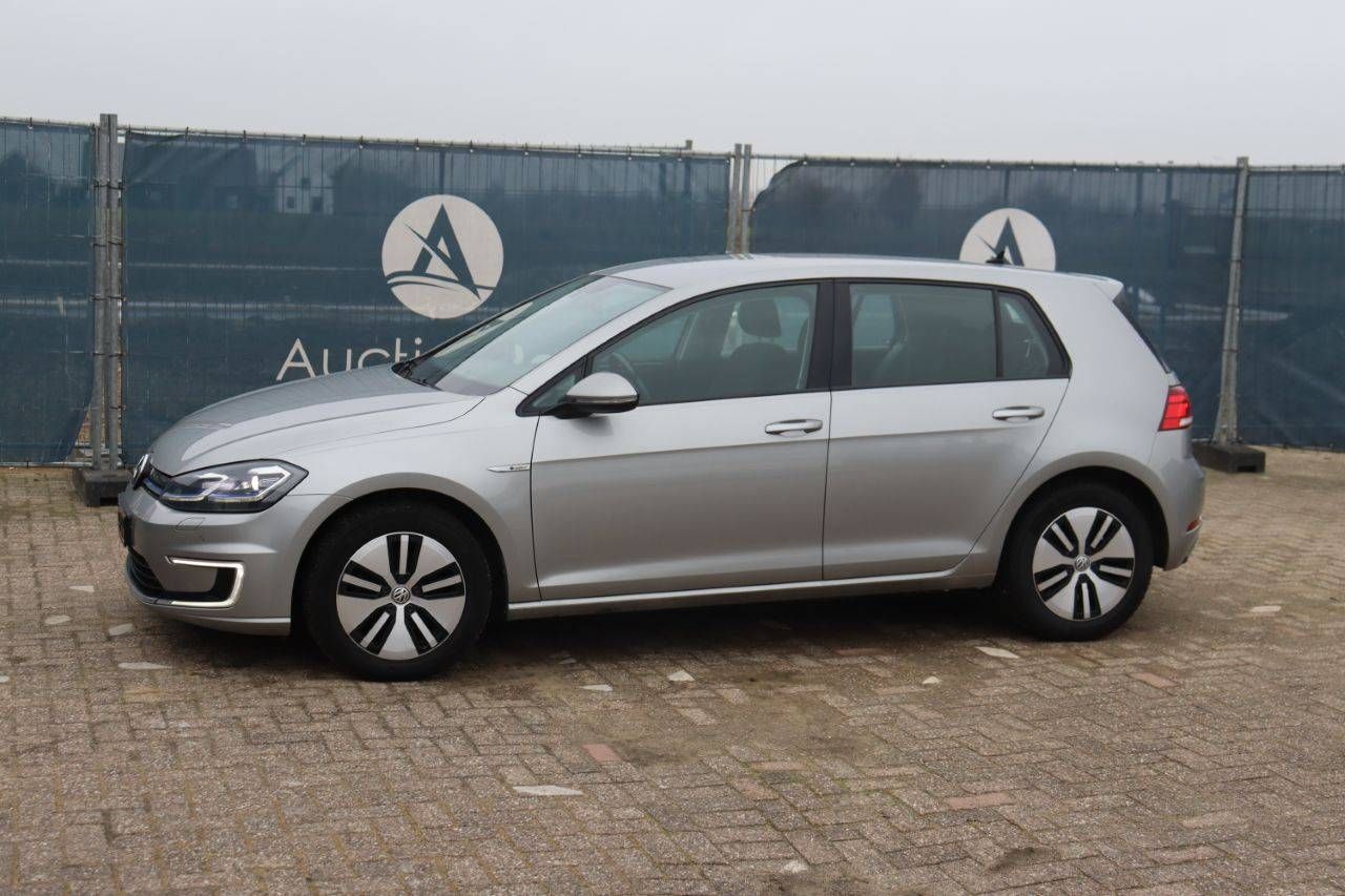 Passenger car Volkswagen e-Golf Electric 136 hp 2017