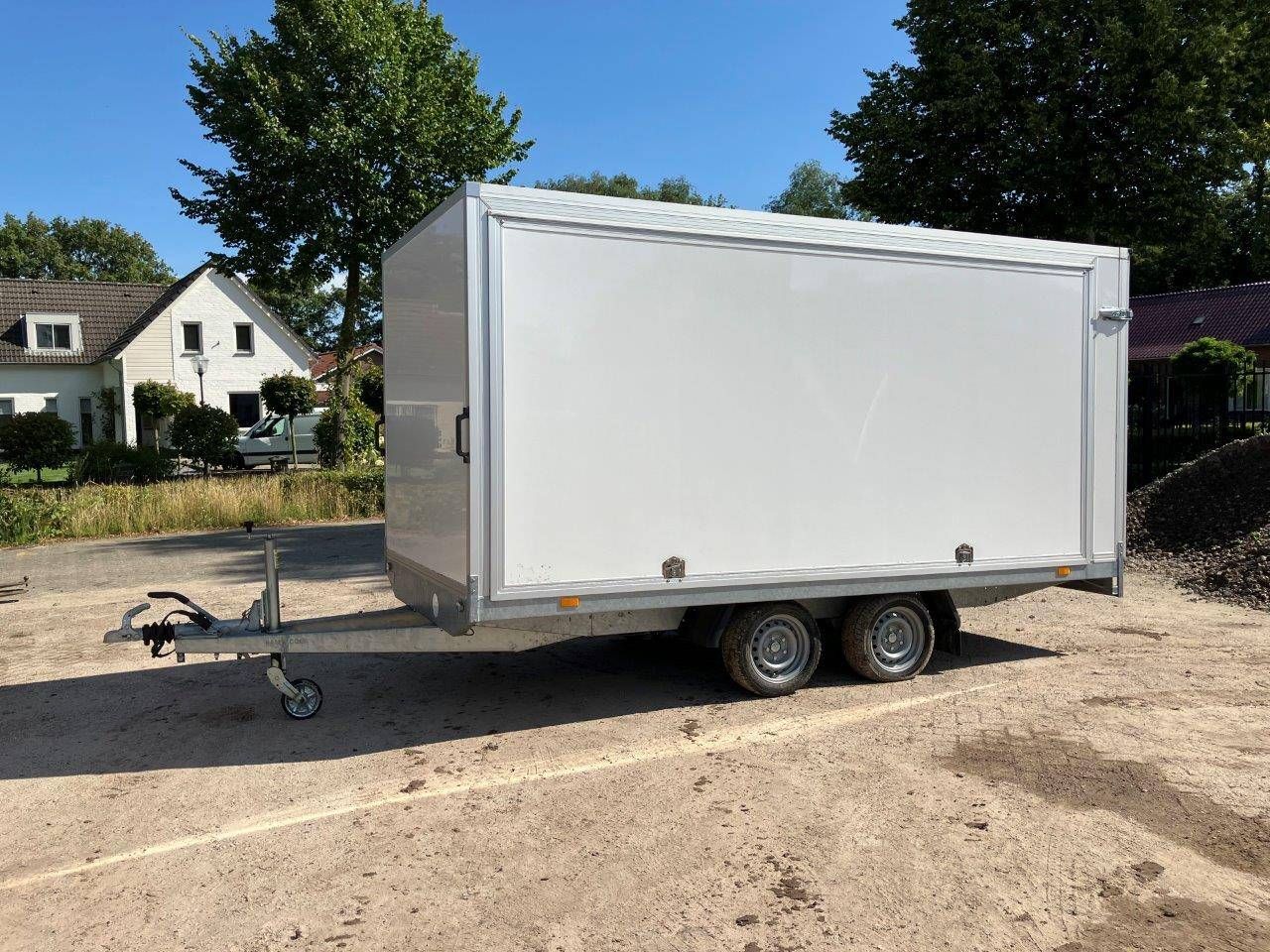Closed Trailer Hapert Sapphire 400x180x180cm