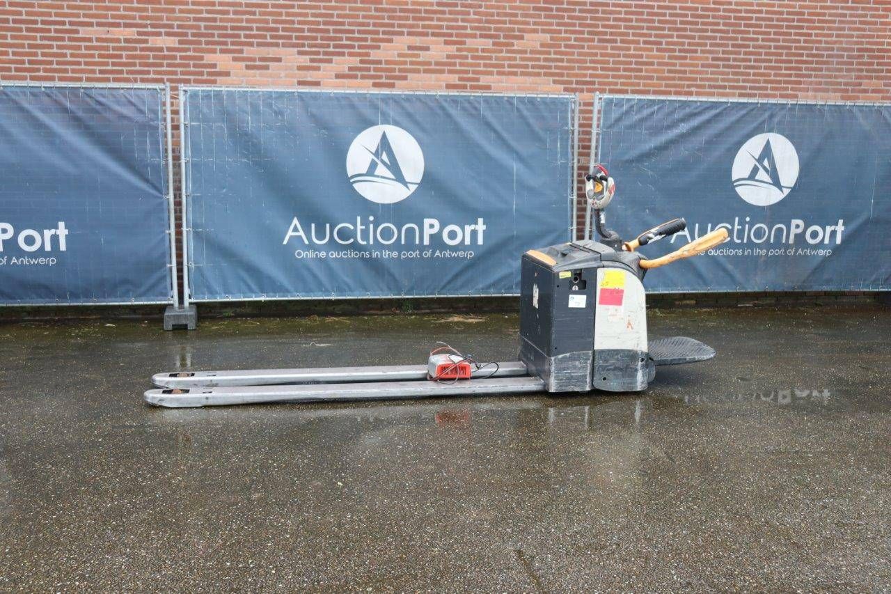 Pallet truck Crown WT3020 Electric 2000kg