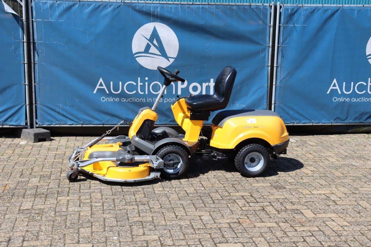 Riding mower Stiga Park 740 PWX Petrol