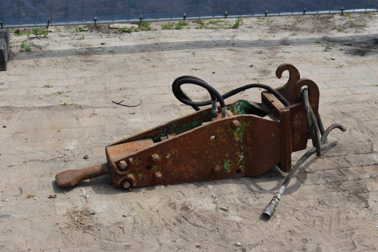 Demolition hammer
