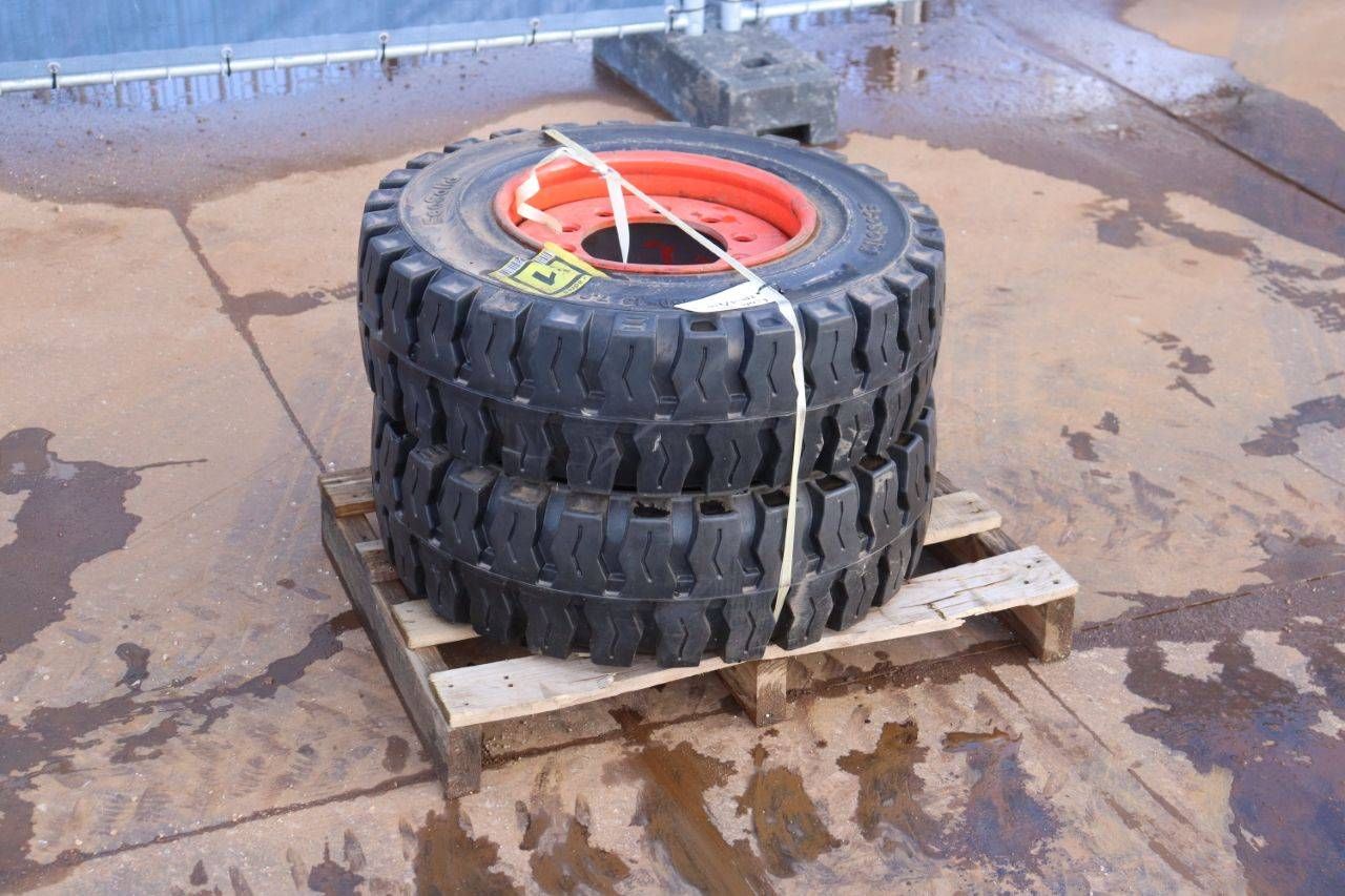 Set of tires EcoSolid 250-15 7.0