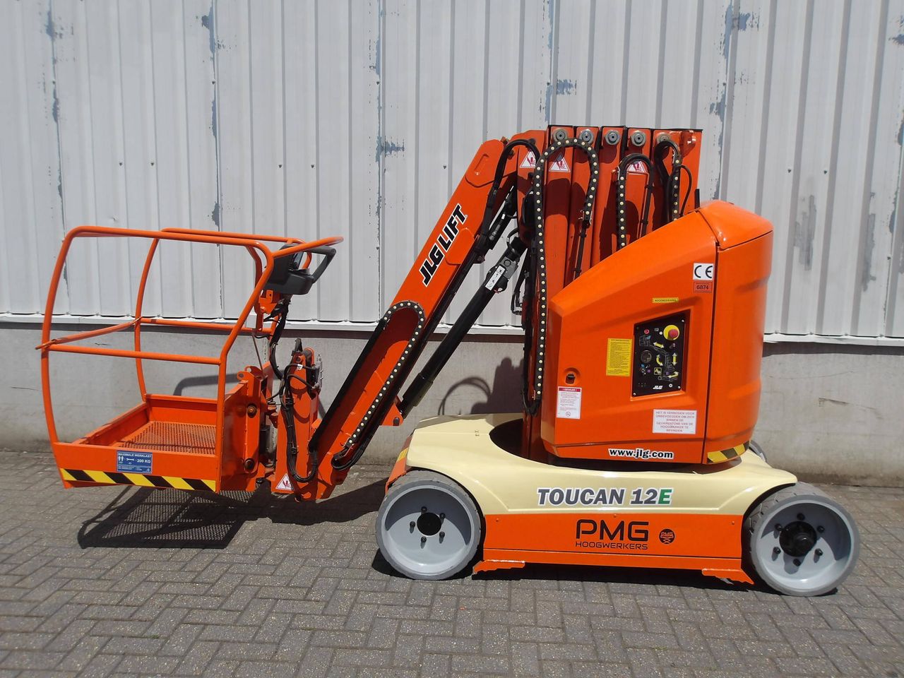 Toucan 12E Electric Mast Lift 11.83m 2016