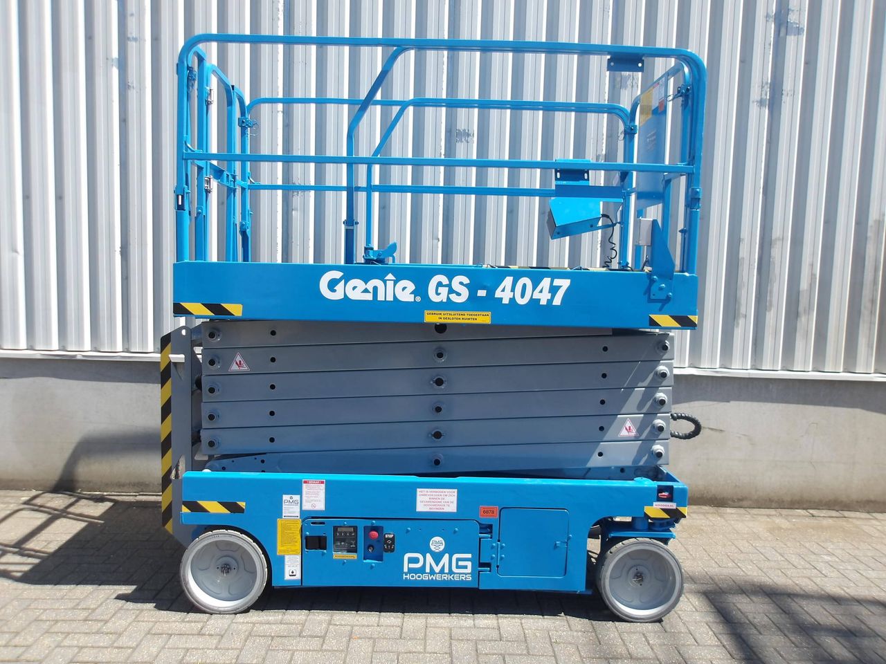 Genie GS-404 Electric Scissor Lift 13.70m 2014