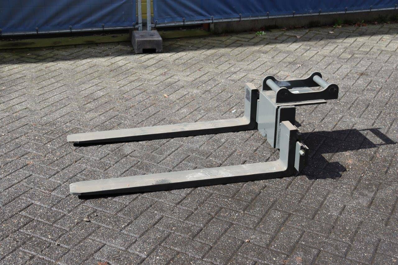 Pallet fork S40-200 New