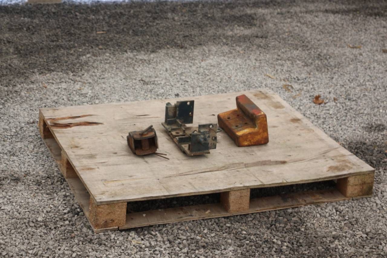 Kubota tractor parts 3 pieces (Margin)