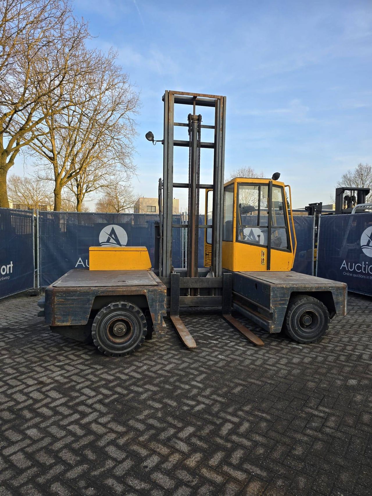 Side loader Baumann E7 40/14/60 ST 4000kg 6m 1997