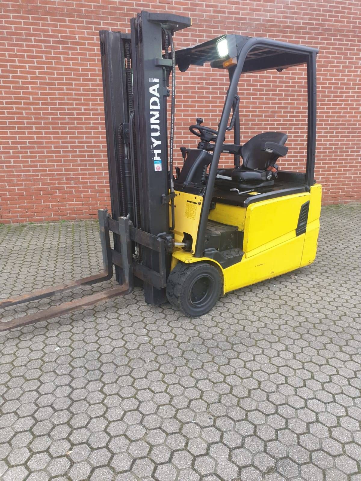 Chariot élévateur Hyundai 18BT-9 Électrique 1600kg