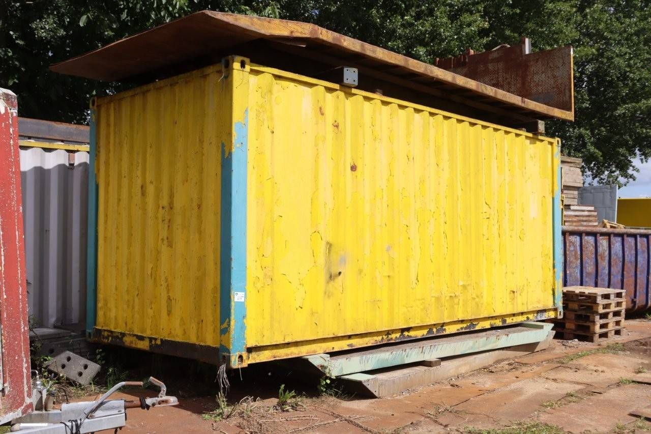 Container