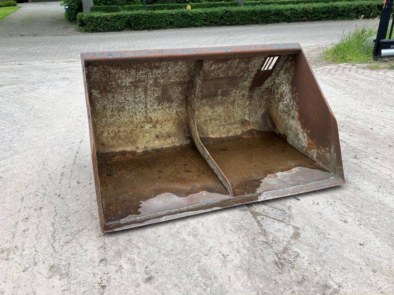 Scoop bucket for Telehandler 160cm