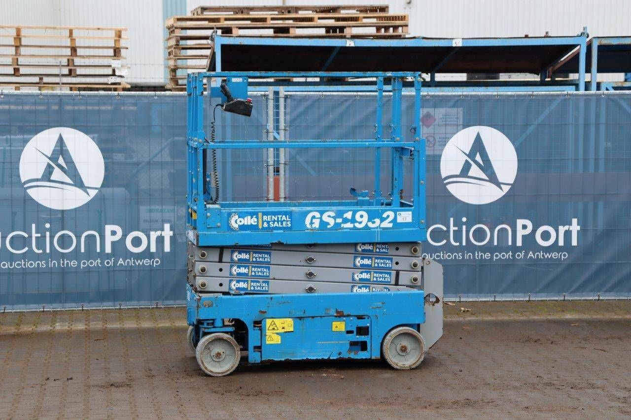 Scissor lift Genie GS1932 Electric 227kg 7.8m 2015