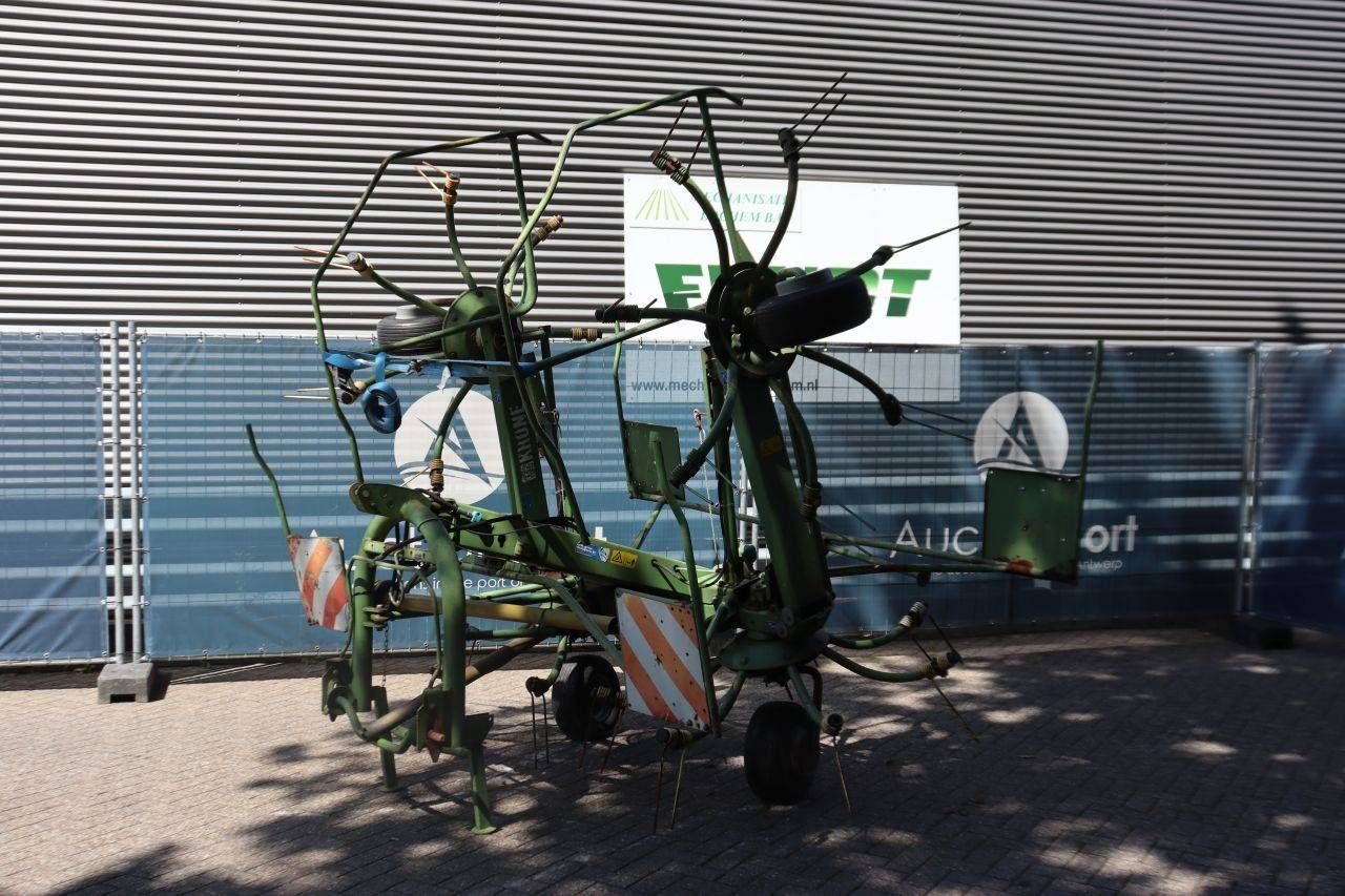 Faneuse à foin Krone KW 5.50/4X7