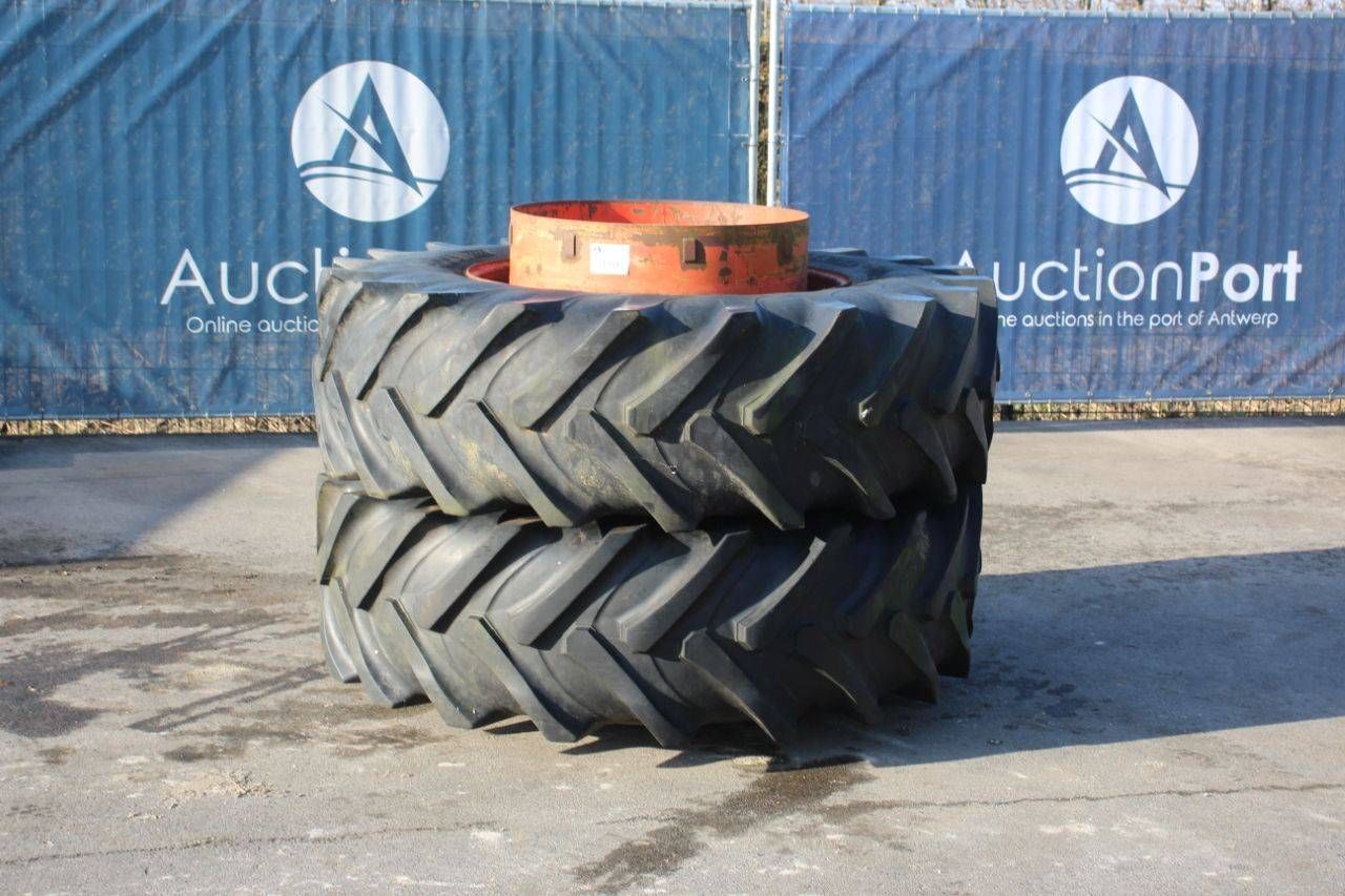Lot of Tires Radial Vredestein 20.8 R 38